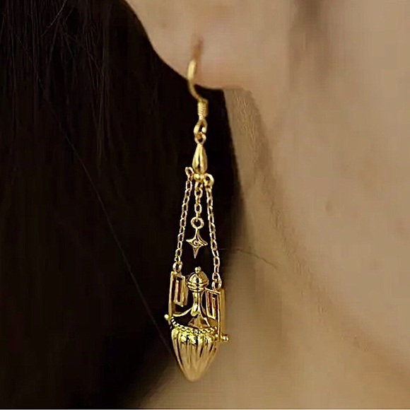 Etruscan Amphoras - Earrings - Picture 3 of 3